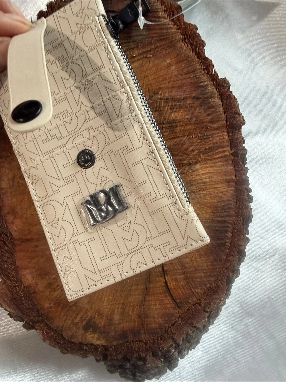 Badgley Mischka compact card